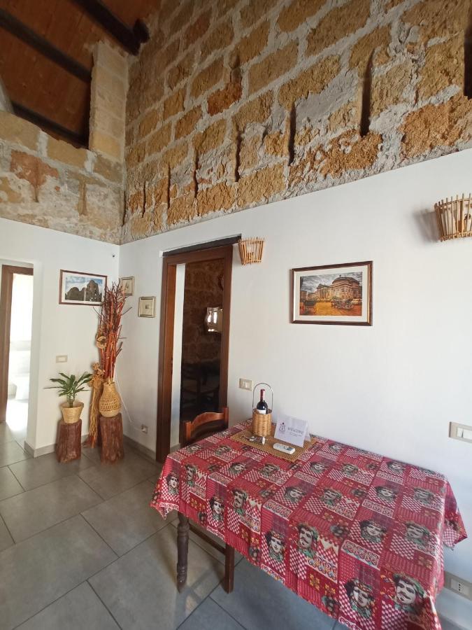 Zyz Apartments - sotto il Bastione dello Spasimo Palermo Esterno foto