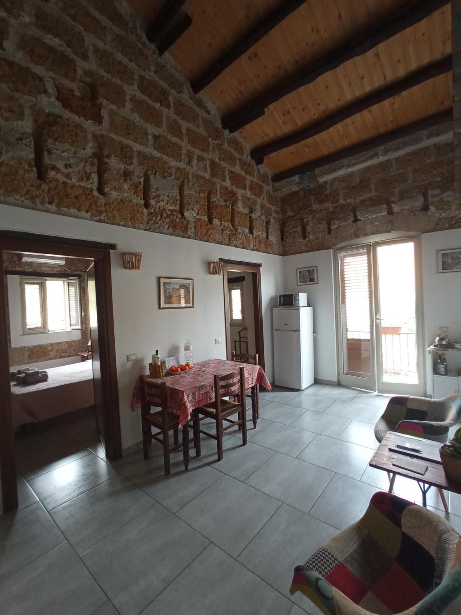 Zyz Apartments - sotto il Bastione dello Spasimo Palermo Esterno foto