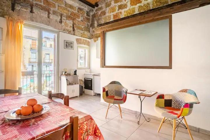 Zyz Apartments - sotto il Bastione dello Spasimo Palermo Esterno foto